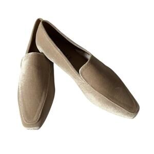 NIB Journee Silas Velvet Slip on Casual Office Classic Loafer Nude Size 8